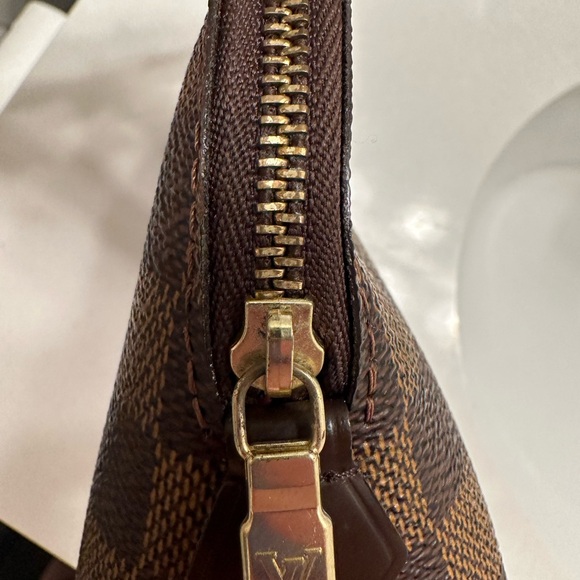 Louis Vuitton Cosmetic Pouch in Damier Ebene Pre-owned in Good Condition - Picture 5 of 7
